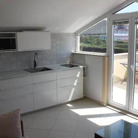 Apartment 'irena' In Kukci, Porec.