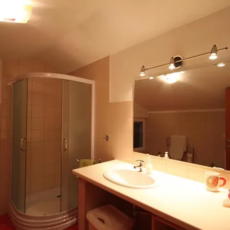 Appartamento 'irena' In Kukci, Porec. Porec