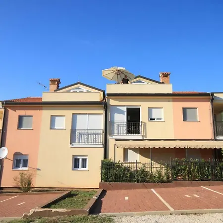 'irena' In Kukci, Porec. Daire Poreč